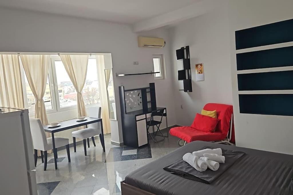 Nice Studio In The Heart Of City Bucharest Exterior photo